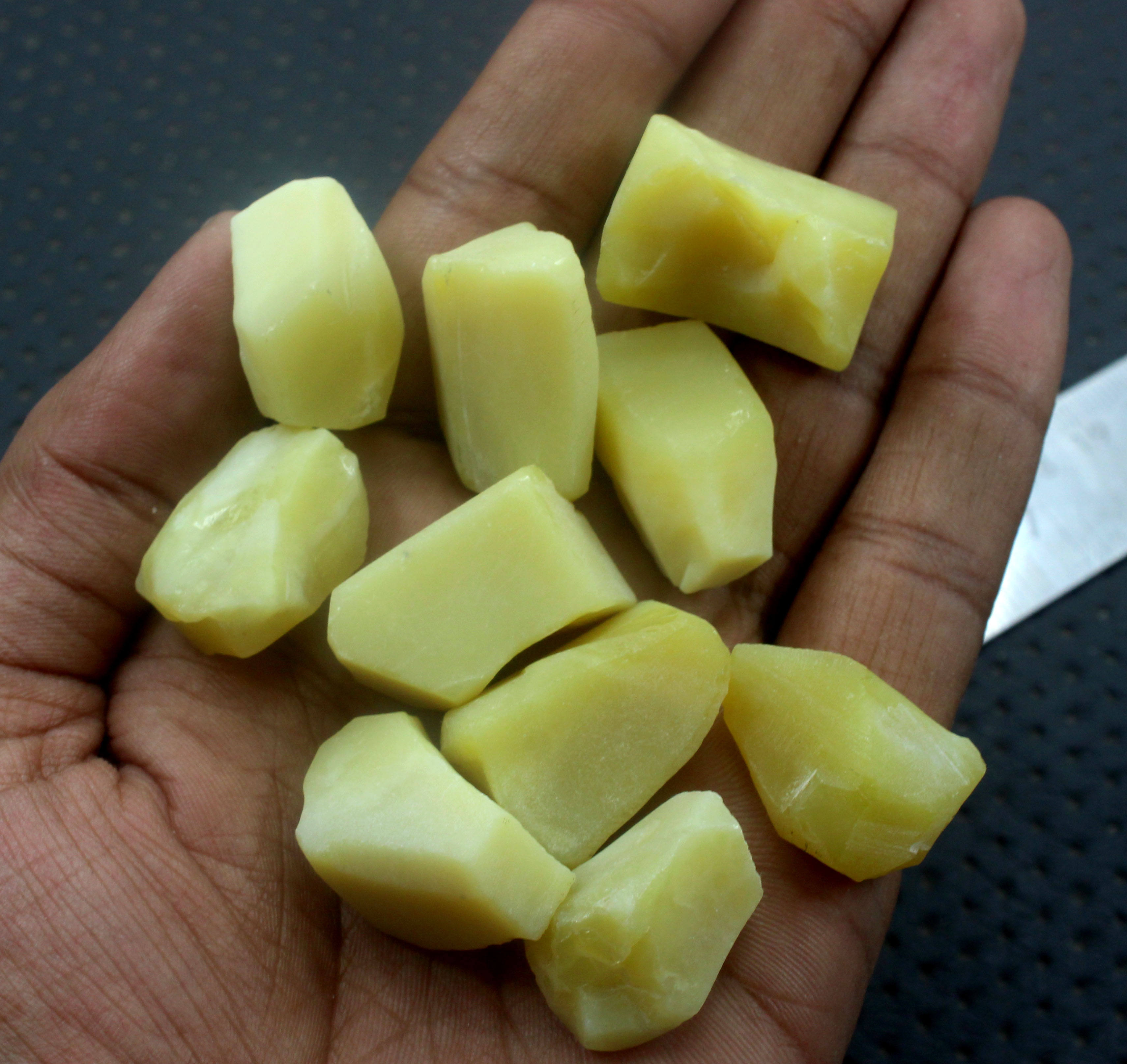 สีเหลือง