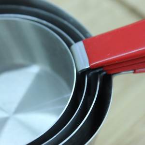 Juego de 4 tazas medidoras de acero inoxidable con asas Rojas grabadas, perfectas para hornear, utensilios de cocina esenciales - Product Image 3