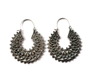Pendientes de Aro Plateados Modernos 2023 para Mujer, Venta al Por Mayor Personalizada para Regalos de Boda, Estilo Bohemio con Perlas y Diamantes como Piedras Principales - Product Image 4