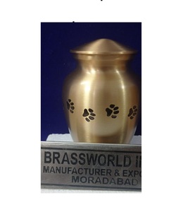 Suministros funerarios de la India, bonitas urna funeraria dorada de Mascota, de Brassworld - Product Image 1