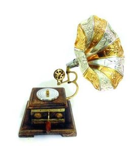 Gramophone indien Vintage en laiton fait à la main, 1 pièce, avec boîte carrée en bois, facile à utiliser, avec fabricant indien - Product Image 4