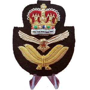 Insignia de bolsillo de la mejor calidad OEM coser en parches bordados de alambre de lingotes de oro bordados hechos a mano - Product Image 1