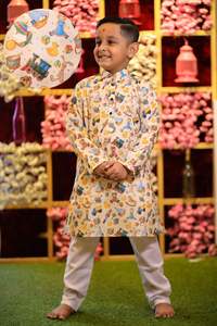 Ropa de dormir tradicional para niños, bonito pijama hecho a mano con estampado azul, Kurta y cierre de gancho, color blanco - Product Image 3