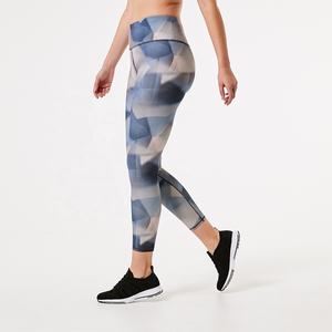 Leggings de yoga pour femmes imprimés confortables de style 2021 avec un stretch quadridirectionnel et un matériau 100% polyester écologique - Product Image 3