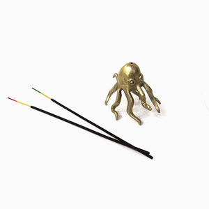 Porte-encens Octopus en aluminium moulé plaqué or - Product Image 2