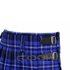 Black Watch Tartan Highland Kilt au design intemporel avec des motifs à carreaux classiques fabriqués avec un héritage écossais authentique - Product Image 2