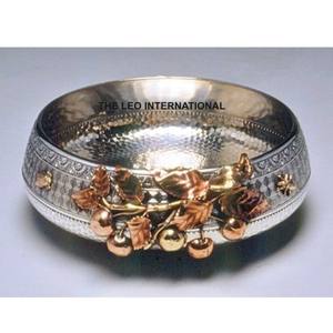 Bol en métal aluminium de forme ronde plaqué argent pour servir les noix Vente à chaud Bol décoratif de haute qualité pour la maison - Product Image 1