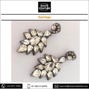 Boucles d'oreilles pendantes en cristal en forme de goutte, faites à la main, avec strass argentés, par le meilleur fabricant indien, pour femmes, idéales pour les soirées – Vente chaude - Product Image 3