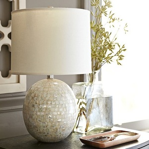 Mère de Perle de Lampe de Table - Product Image 1