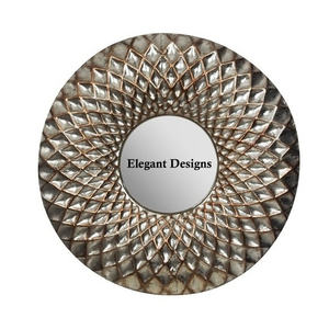 Miroir mural en métal fait à la main de qualité supérieure Miroir décoratif fantaisie enduit de poudre d'or Meilleure vente au prix de gros - Product Image 5