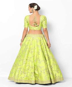 Occasion spéciale colorée brodée travail manuel Lehenga Choli avec chemisier vêtements traditionnels personnalisés en gros Alphanumero - Product Image 4