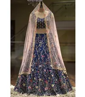 Yang Paling Indah dan Menarik Pernikahan Pakaian Pengantin Katun Sutra Lehenga Choli dengan Shawl Berat Bekerja Bordir Wanita India