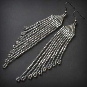 Pendientes largos de cuentas a la moda - Product Image 1