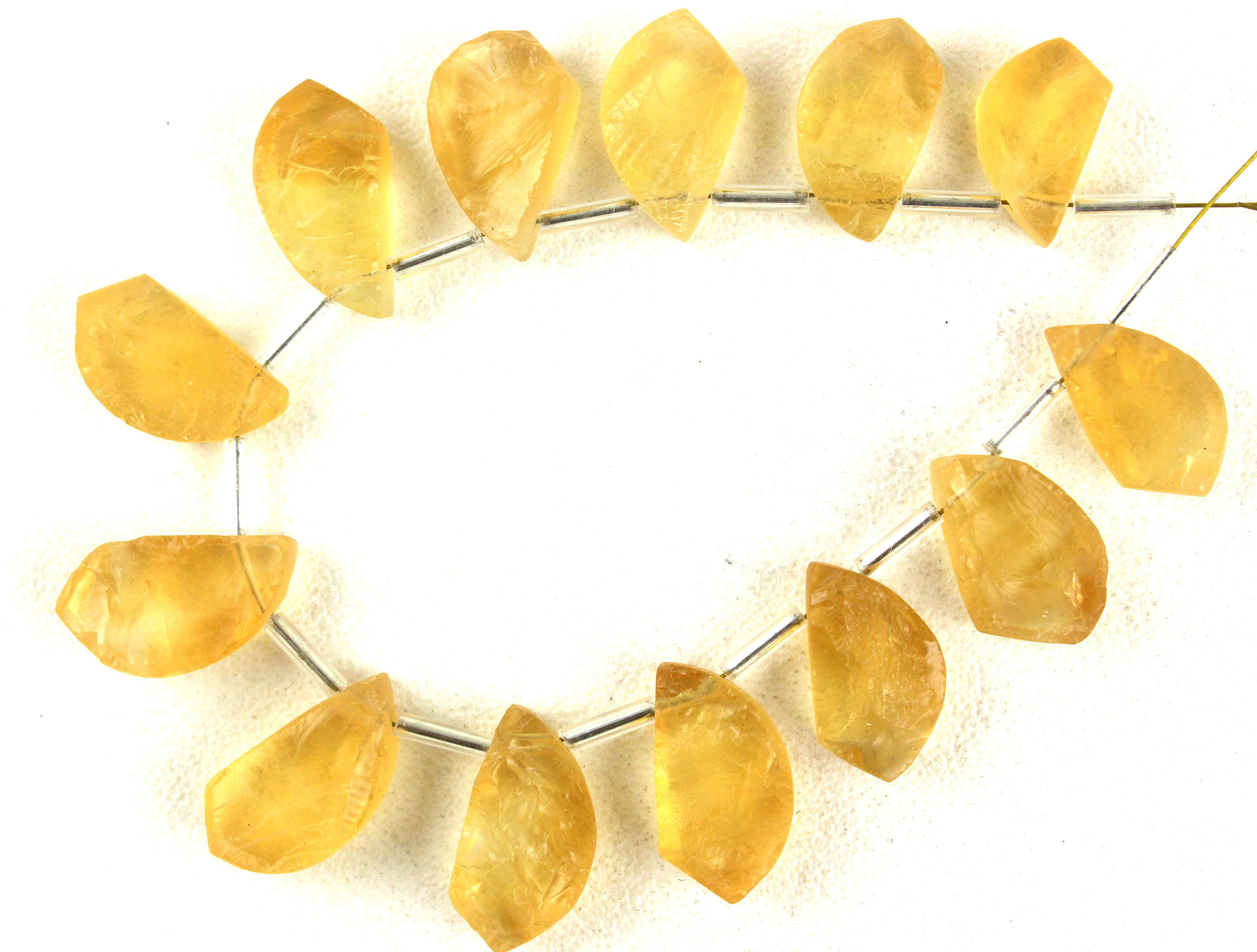 สีเหลือง