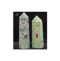Pendentif en cristal de rubis fushite de qualité supérieure, fait main en Inde, sculpté avec motif d'amour, pour décoration intérieure Feng Shui, tendance et très demandé