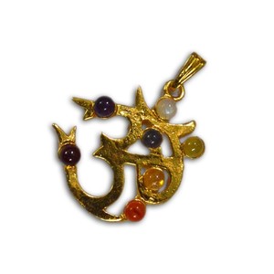 Grossiste de pendentifs en métal Om dorés : Pendentifs en métal Om dorés à vendre - Product Image 1