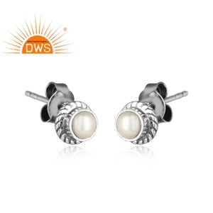 Pendientes de plata de primera ley con perla blanca para mujer, aretes pequeños, plata esterlina 925, estilo oxidado - Product Image 2