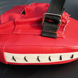 แผ่นเตะสองชั้นแบบระบายอากาศได้ผ้าโพลีเอสเตอร์พิมพ์ลายมองเห็นได้ชัดเจนใหม่ ZEE-SPORT โลโก้ออกแบบได้ตามต้องการ - Product Image 3