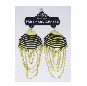 Nouvelles boucles d'oreilles plaquées or pour femmes, bijoux fantaisie, design tendance, laiton de haute qualité, uniques et confortables. - Product Image 1