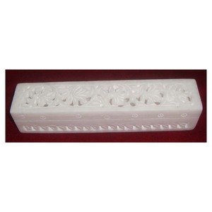 Soporte para varita de incienso de mármol blanco tallado a mano - Product Image 1