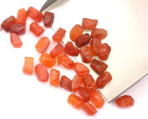 คริสตัลธรรมชาติคุณภาพดีที่สุด คาร์เนเลียนสีแดง หินดิบสำหรับบำบัด ขายส่งหินคาร์เนเลียนดิบสำหรับขาย - Product Image 6