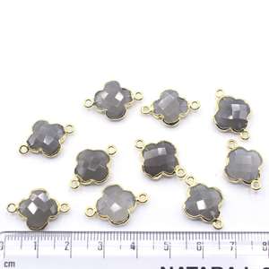 มูนสโตนสีเทา ขนาด 19 ถึง 21 มม. พร้อมตัวเชื่อมรูปทรงสี่แฉกชุบทองสำหรับทำเครื่องประดับ - Product Image 4