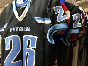 Conjunto de Jersey de Fútbol Americano Personalizado, Sublimado, Transpirable, 100% Poliéster, Media Manga, Marca LEVEL SPORTS, Nombre del Equipo Personalizado para Hombre - Product Image 2