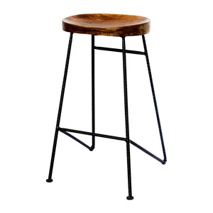 Ticari mobilya demir çubuk dışkı siyah toz kaplı bacaklar ile mango ahşap üst metal Bar sandalyeleri, modern büyük bar tabureleri