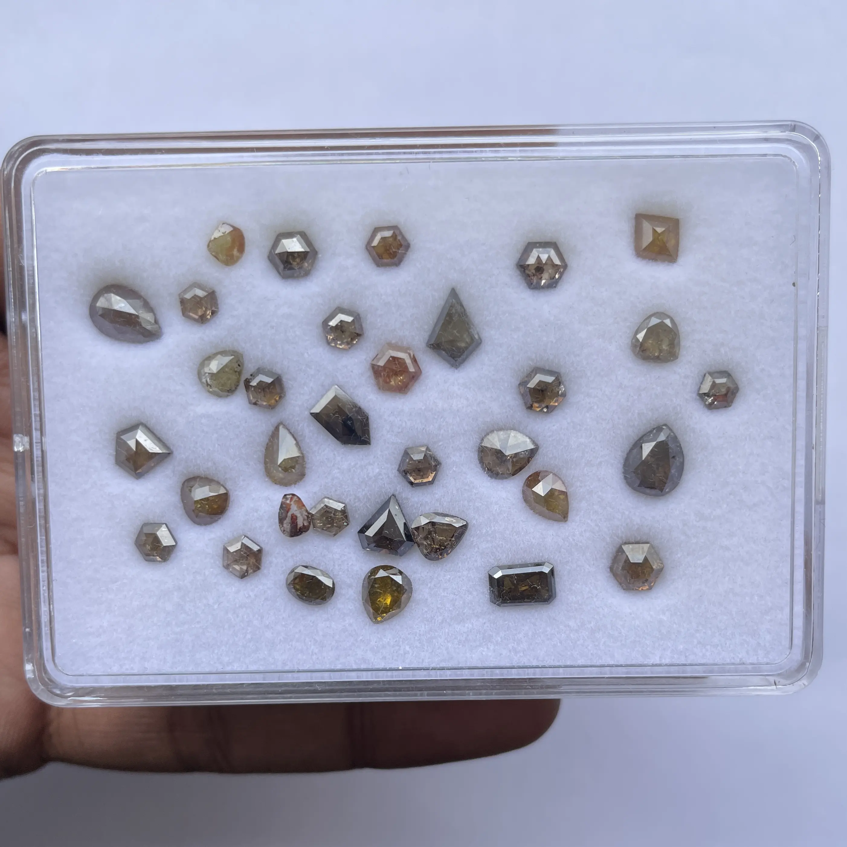 Pedras preciosas soltas em forma de mistura de pedras de diamante de sal e pimenta naturais do fornecedor no atacado, melhor preço, comprar online Alibaba Índia