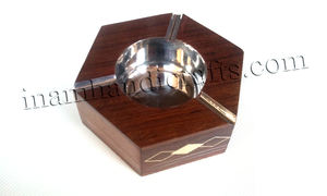 Cenicero de madera hecho a mano hermoso y de diseñador de calidad extrema con trabajo de incrustaciones de latón - Product Image 2