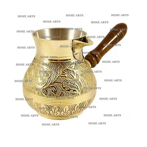 Théière en laiton doré de qualité exclusive avec poignée en bois, forme ronde, pour servir le thé arabe - Product Image 2