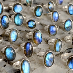 Bague en labradorite naturelle en gros, plaquée argent 925, acier inoxydable, design moderne de couronne, bague certifiée par un tiers - Product Image 2