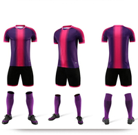 Vente en gros d'uniformes d'entraînement de football pour hommes respirants de haute qualité maillots de football à sublimation personnalisée poches pour match d'entraînement