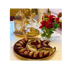 Bandeja de servicio de metal dorado para uso especial en Ramadán, bandeja islámica decorativa de tamaño y formas personalizadas - Product Image 2
