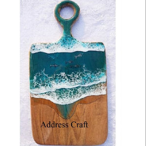 Planche à fromage personnalisée avec motif vague océanique, planche cadeau, art en époxy, planche à découper, vaisselle, maison et cuisine, plateau de restaurant - Product Image 1
