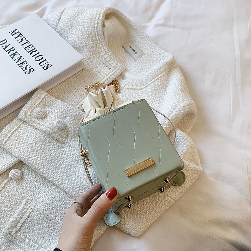 สีเขียวอ่อน