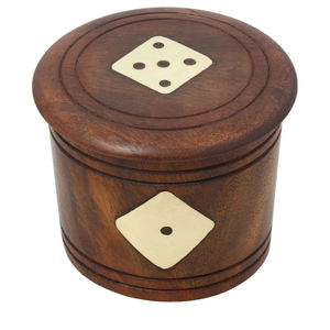 Boîte à dés en bois brun en forme de dés, dés en bois naturel, jeu de dés en bois d'intérieur à vendre - Product Image 6