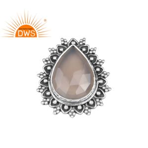 แหวนค็อกเทล Chalcedony พลอยสีเทาธรรมชาติผู้ค้าส่งเครื่องประดับแหวนออกซิไดซ์925เงิน Boohoo ผู้จัดจำหน่ายเครื่องประดับ - Product Image 1