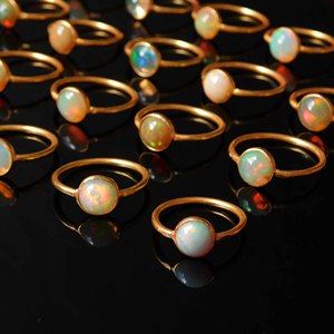 Anillo de ópalo etíope con piedras preciosas, colgante de ópalo etíope, anillo de oro lleno de piedras preciosas, joyería de ópalo para selfie - Product Image 3