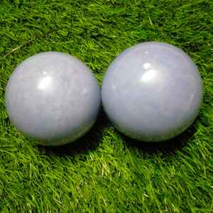 Sphère d'angélite en gros / Boule de pierre précieuse d'angélite Cristal naturel Boule de guérison d'angélite pour la décoration de la maison Feng Shui - Product Image 2