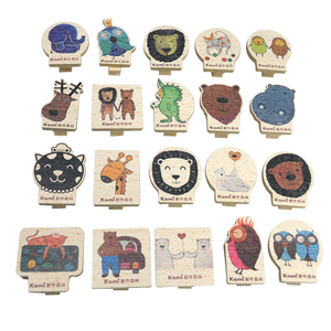 Clip aimanté rond en bois Blue Elephant, porte-mémo décoratif - Product Image 3
