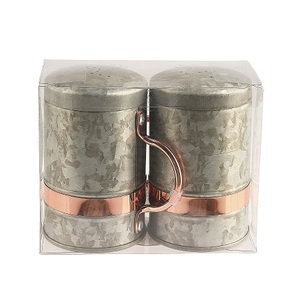Tarro de sal y pimienta galvanizado y metálico con mango Juego de sal y pimienta de estaño de forma redonda de la mejor calidad a granel - Product Image 4