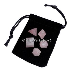 Compra online, conjunto geométrico de cuarzo rosa con bolsa de terciopelo - Product Image 1