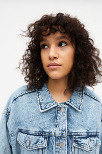 Chaqueta vaquera de gran tamaño personalizada para mujer, ropa teñida, transpirable, ecológica, con decoración bordada y botones de latón - Product Image 3