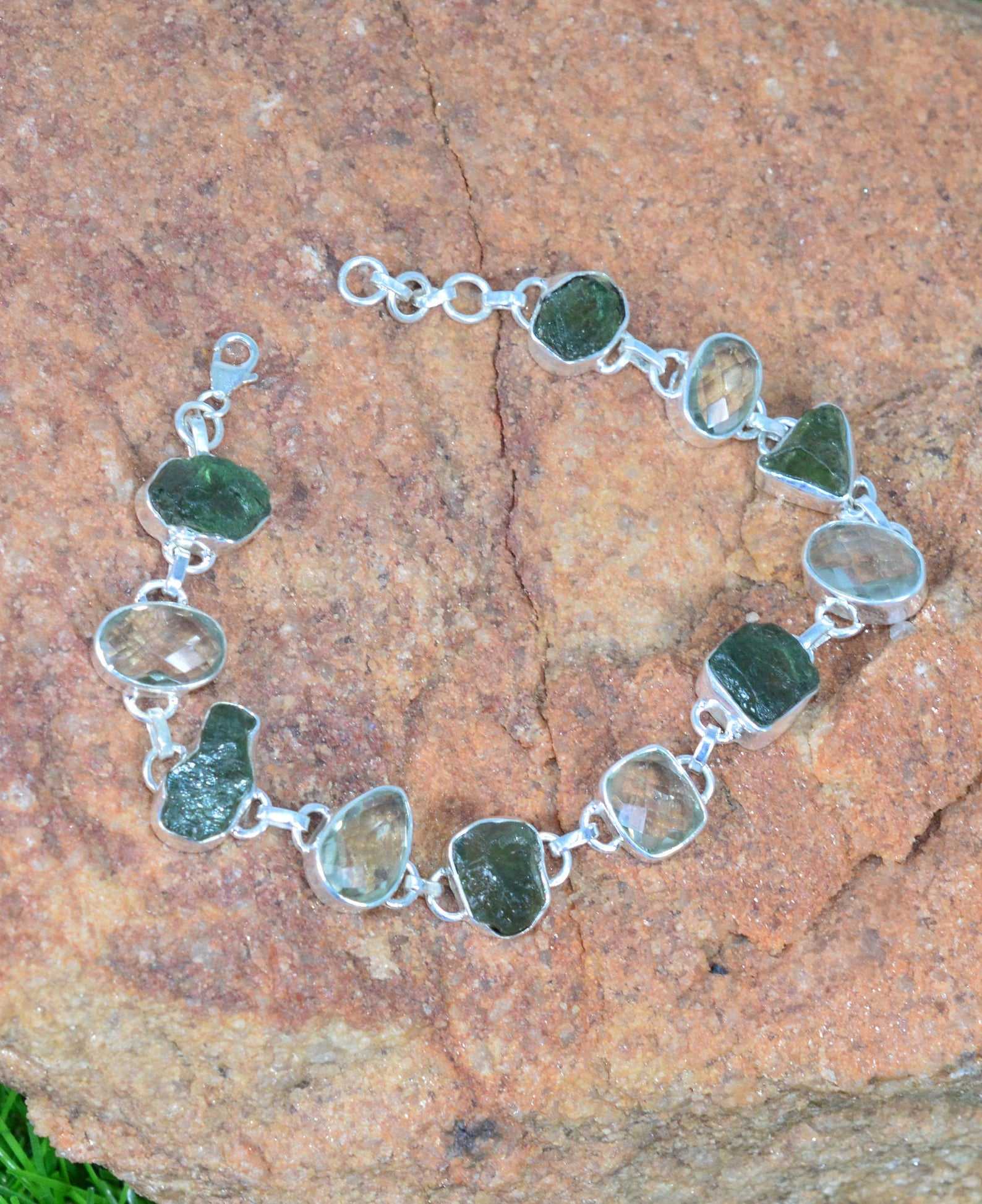 สีเขียว