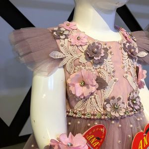 Conjunto de vestido Moti Bunch de satén con diseño Floral para niñas recién nacidas a 7 años Vestido de fiesta cómodo con diadema para primavera - Product Image 4