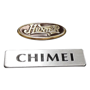 Placa de Identificación Metálica Adhesiva de Aluminio Personalizada para Automóviles, Etiqueta Metálica con Logotipo de Latón para Marca de Vehículos - Product Image 6