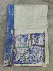 Vintage Traditionele Kantha-Quilt Met Handgemaakt Borduurwerk En Patchwerkontwerp Voor Woninginrichting En Kledingstukken Gebruiken Hurries - Product Image 5
