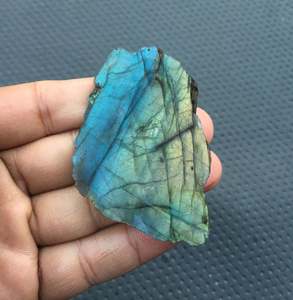 หินลาบราดอไรต์แบบธรรมชาติผิวขรุขระ,หินคริสตัลบำบัดแบบไม่ผ่านการบำบัดตัวอย่างหลวมตัดจากธรรมชาติไฟสีฟ้าขายส่ง - Product Image 4