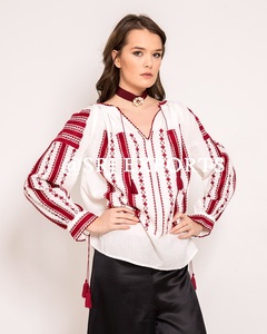 Blusa de Lino Bordada en Blanco y Rojo para Mujer, Mangas Abullonadas, Cuello en V, Estilo Bohemio, Detalle de Borlas, Corte Holgado, Top Corto para Primavera/Verano - Product Image 4